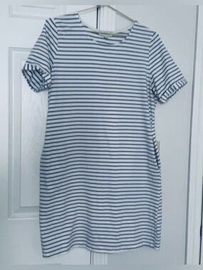 Davi & Dani Navy and White Striped Tee Dress with Pockets • Size Large